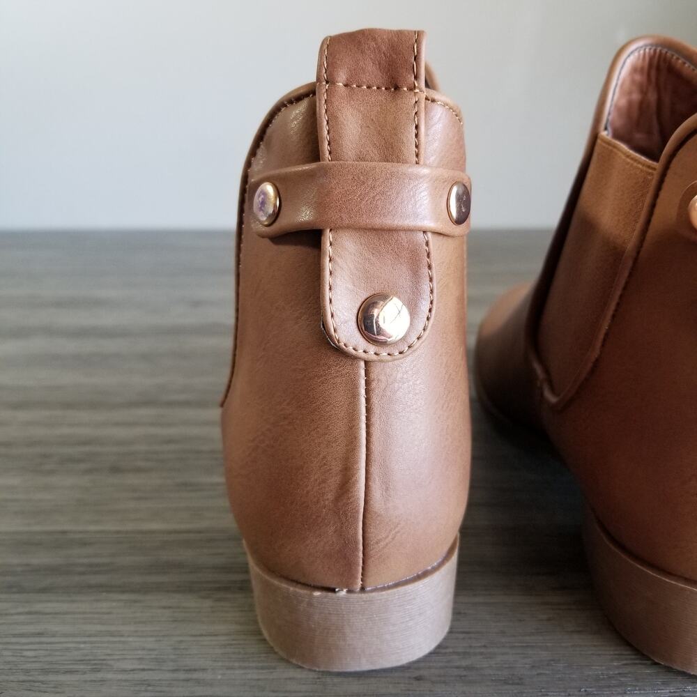 Top Moda Women's Brown Faux Leather Western Chelsea Ankle Boots Size: 7.5M New - Picture 6 of 10